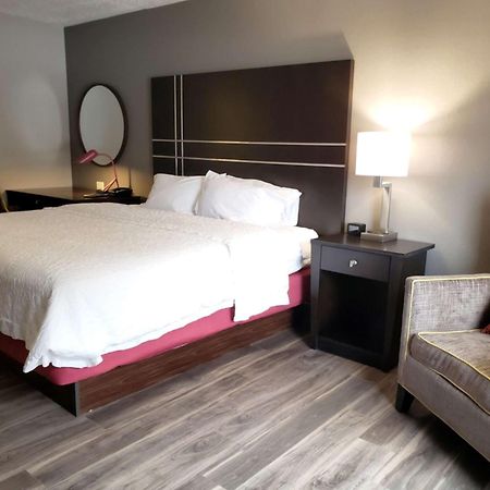 Hampton Inn Johnstown Geistown Bagian luar foto