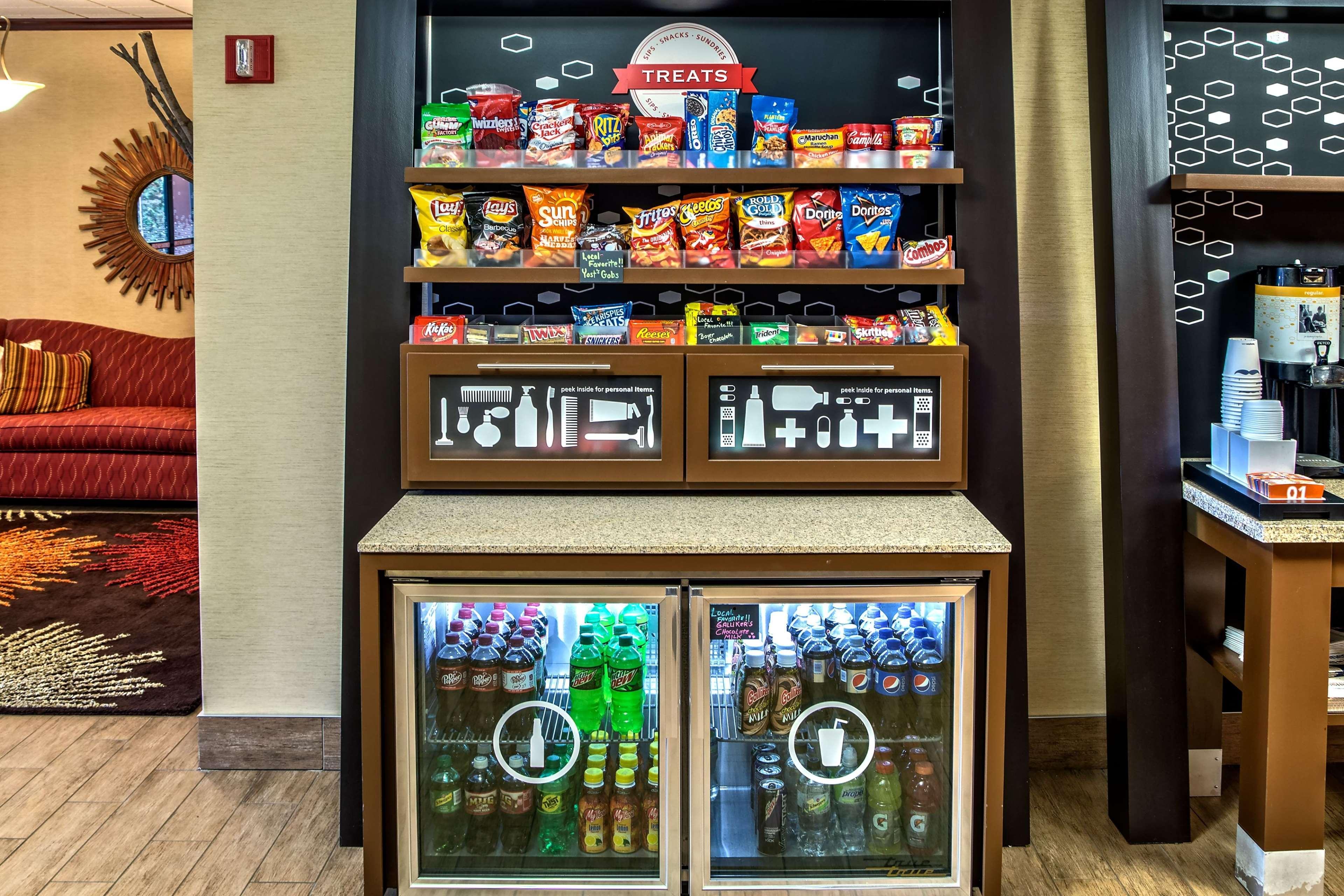 Hampton Inn Johnstown Geistown Bagian luar foto