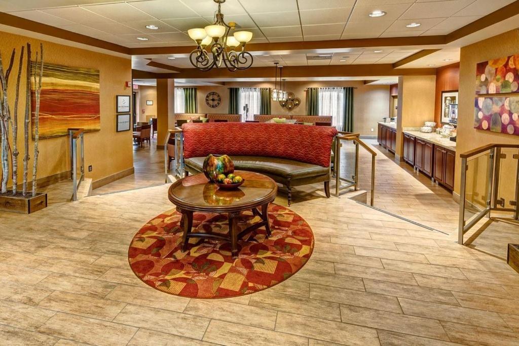 Hampton Inn Johnstown Geistown Bagian luar foto