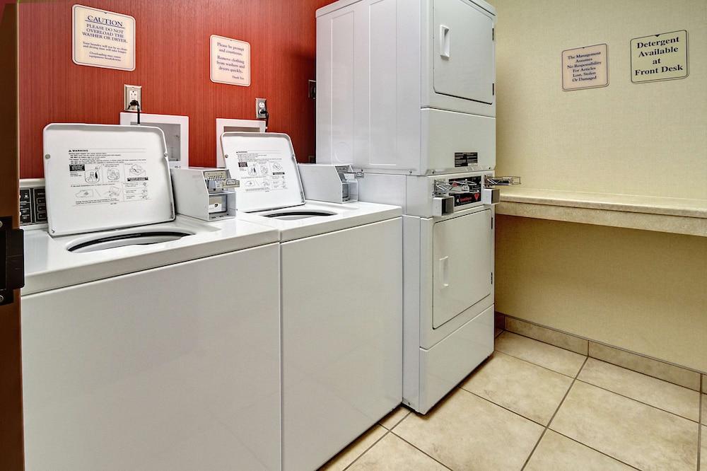 Hampton Inn Johnstown Geistown Bagian luar foto
