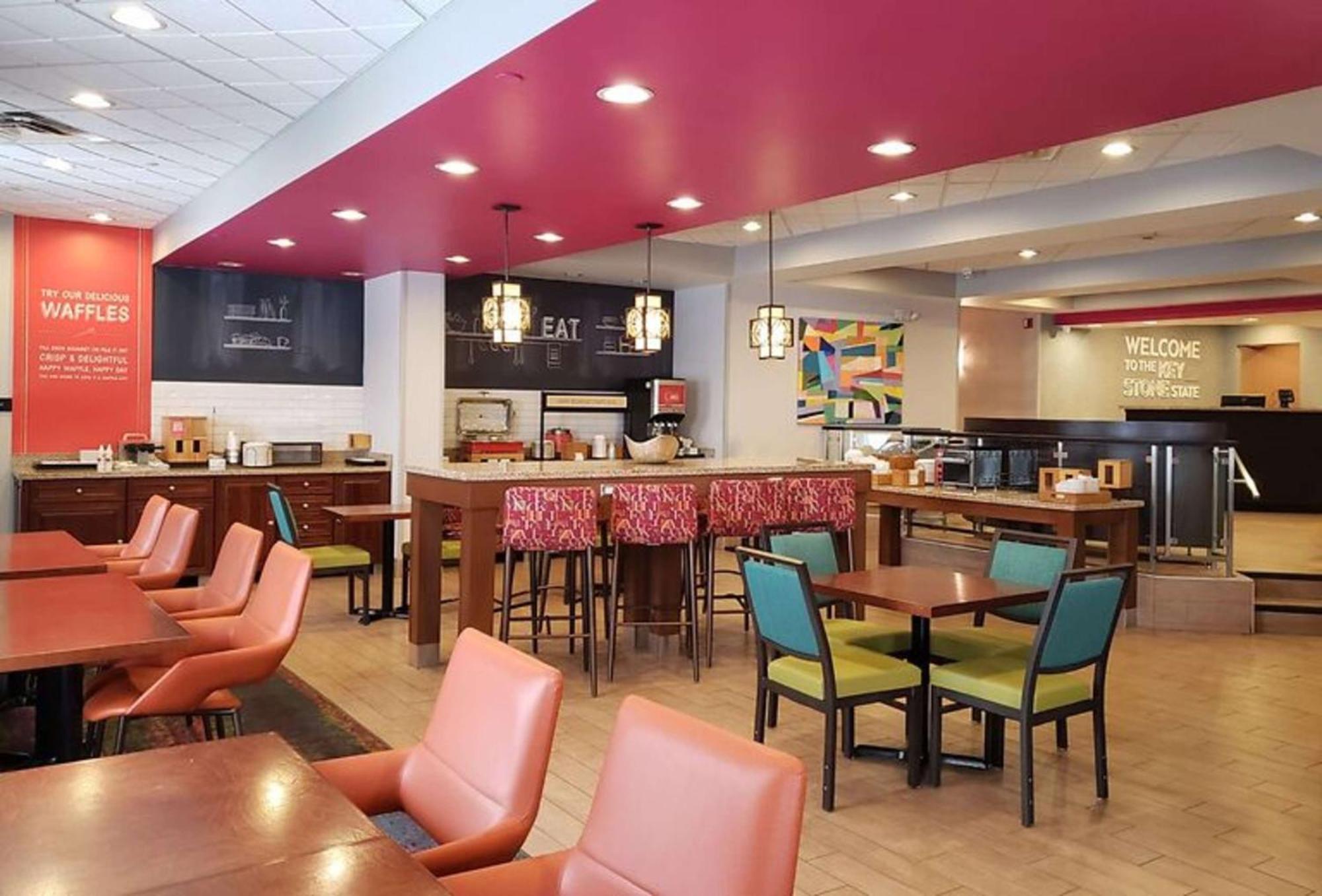 Hampton Inn Johnstown Geistown Bagian luar foto